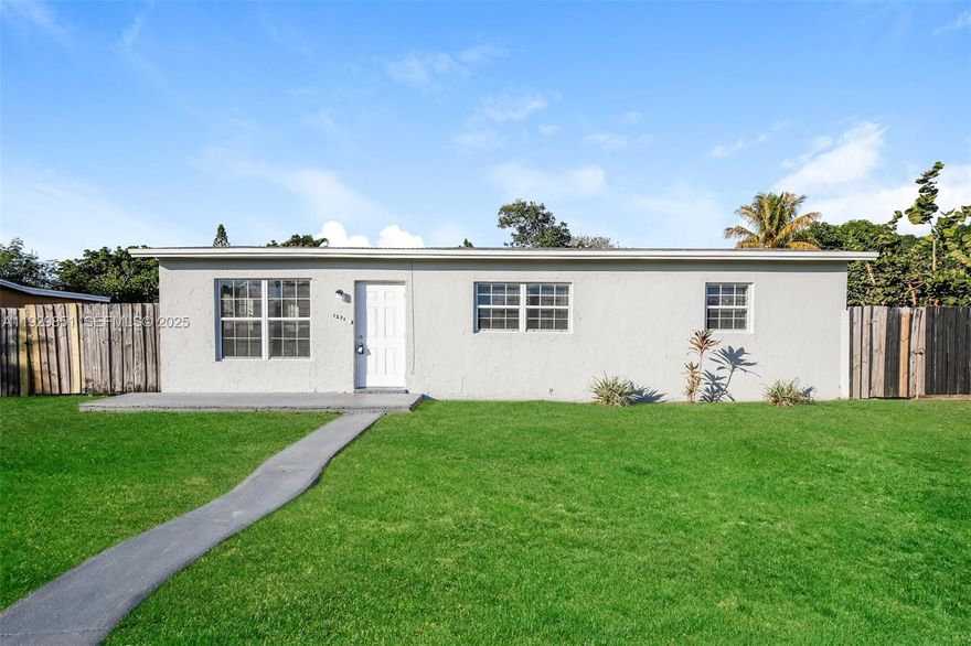 Charming 3 bedroom and 2 bathroom home updated with ceramic tile type flooring and neutral paint throughout. The inviting living room is spacious and great for entertaining. The modern kitchen offers spacious kitchen, and upgraded cabinetry. The beautiful patio offers plenty of open space for enjoying gorgeous days outdoors. The private, fenced in backyard, is perfect for pets or for enjoying gorgeous days outdoors. This Home won’t last long. Apply today!
NOTE: Resident is responsible for installing their own washer & dryer. Move in dates are tentative and subject to change. All our homes convey in safe, clean & fully functional conditions. Prices and availability are subject to change at any time.