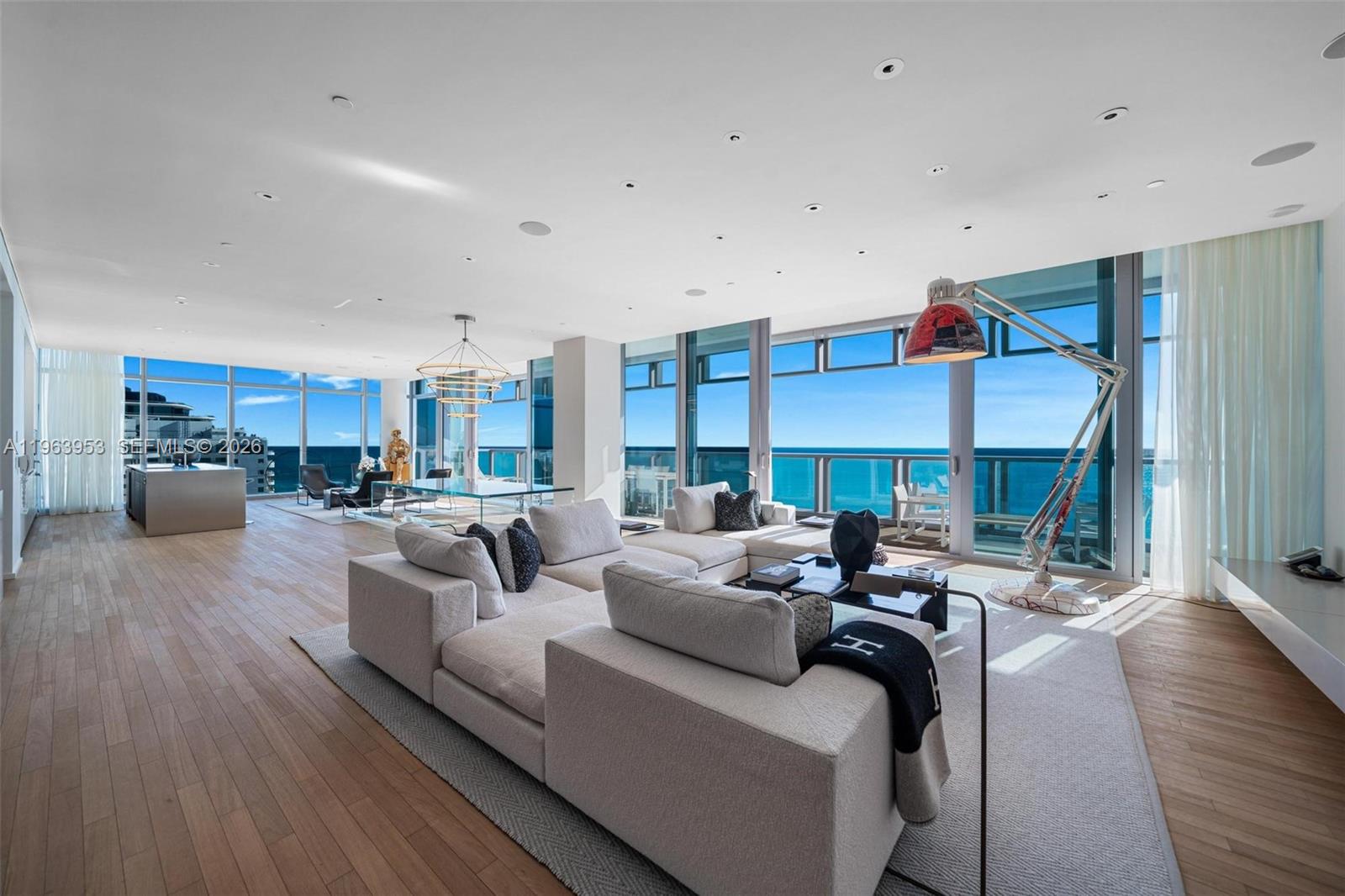 2901 Collins Ave 1501