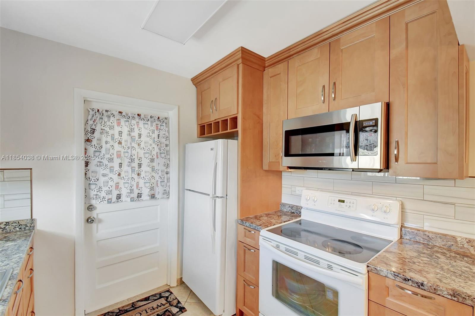 415 NE 2nd St 201