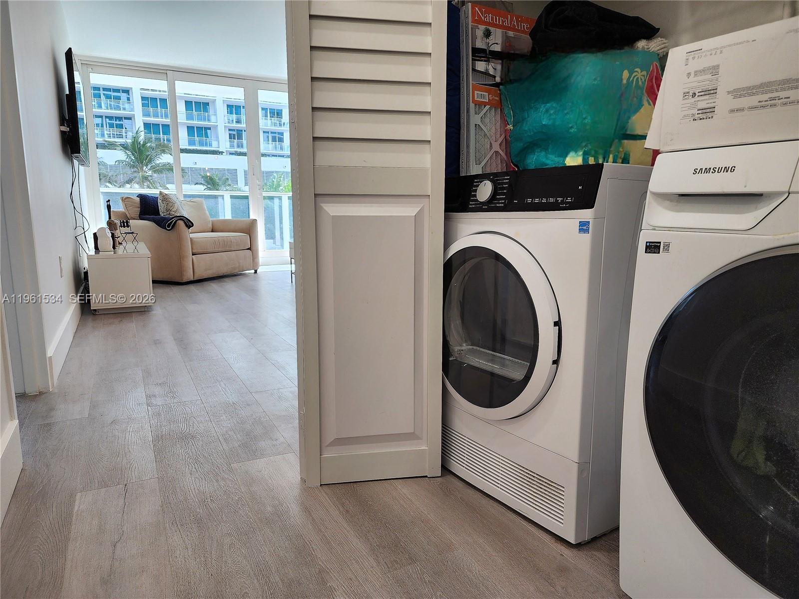 ALEXANDER TOWERS CONDO - Residential