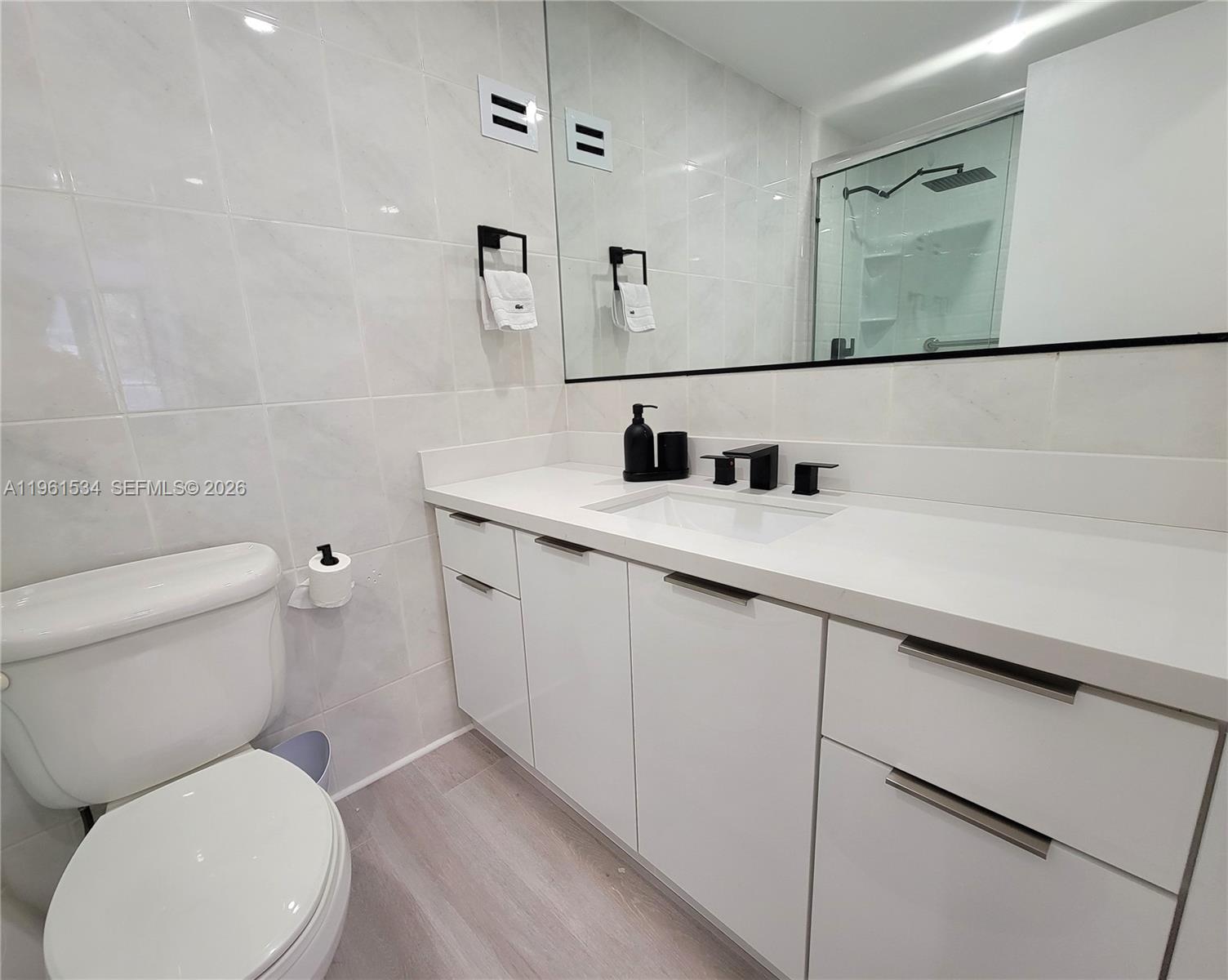 ALEXANDER TOWERS CONDO - Residential