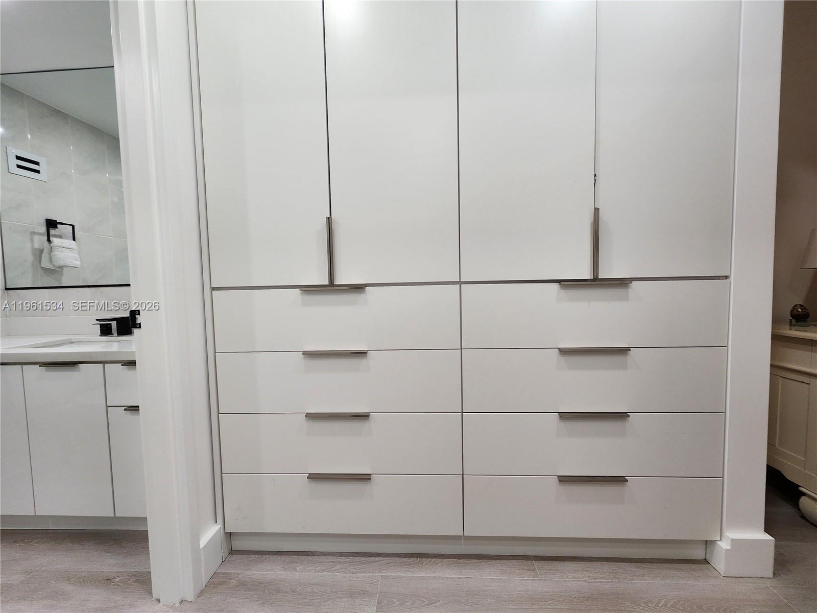 ALEXANDER TOWERS CONDO - Residential