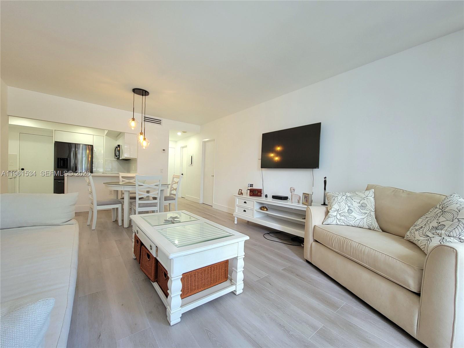 ALEXANDER TOWERS CONDO - Residential