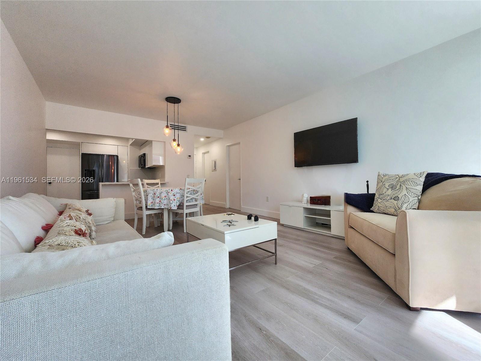 ALEXANDER TOWERS CONDO - Residential