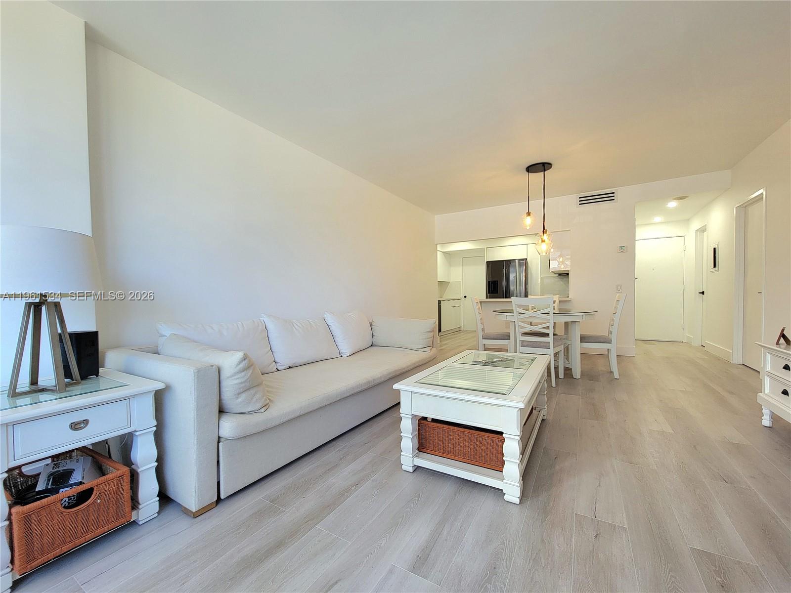 ALEXANDER TOWERS CONDO - Residential