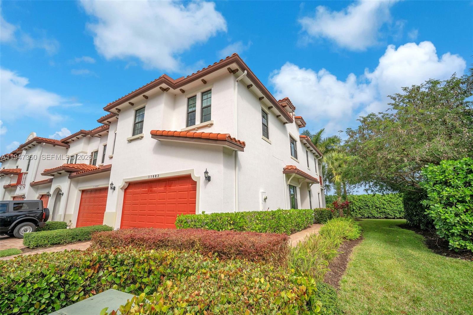 PEMBROKE LAKES SOUTH - Residential