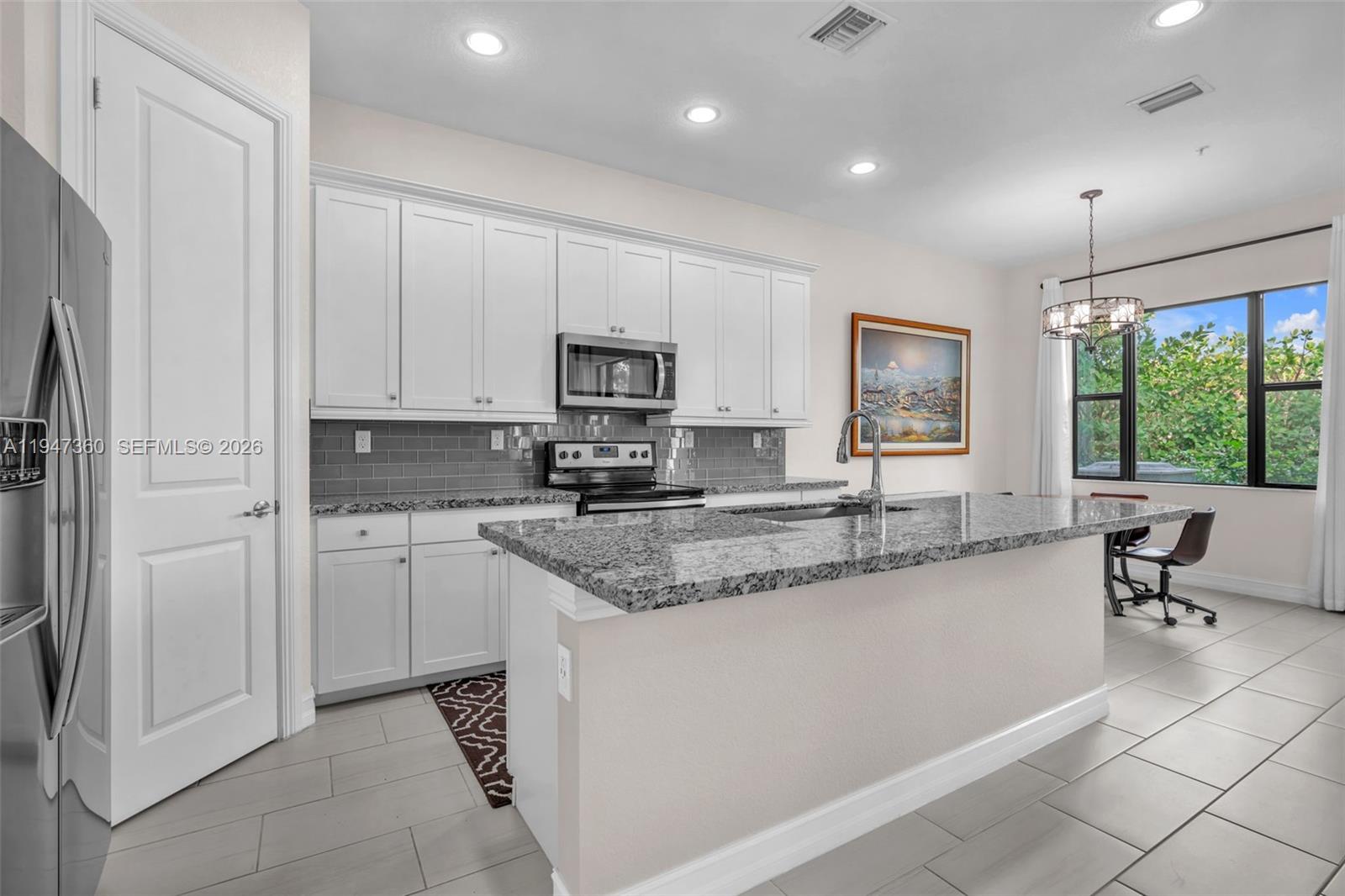 PEMBROKE LAKES SOUTH - Residential