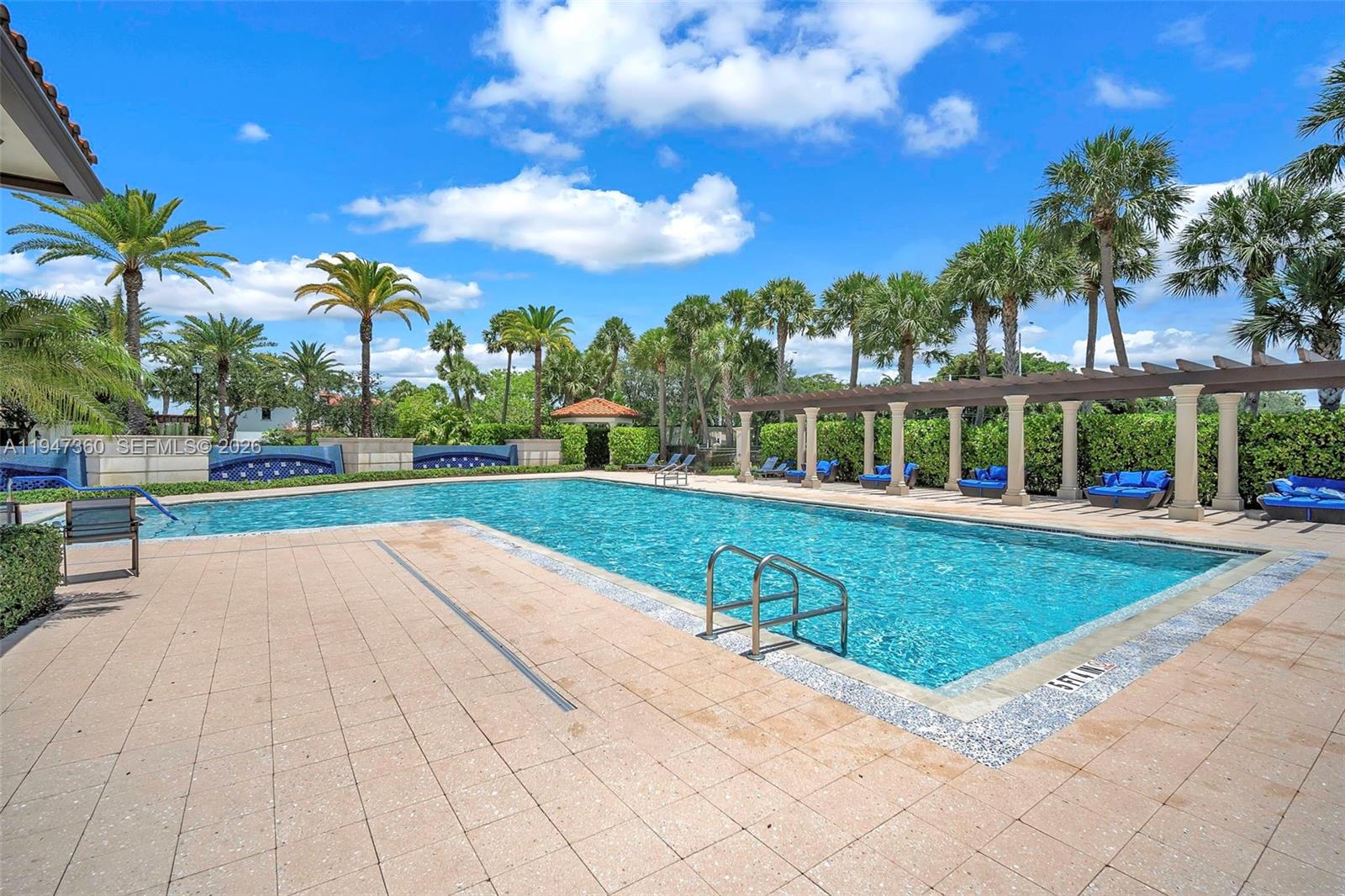 PEMBROKE LAKES SOUTH - Residential