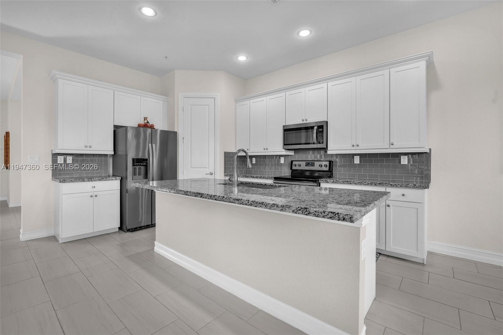 PEMBROKE LAKES SOUTH - Residential