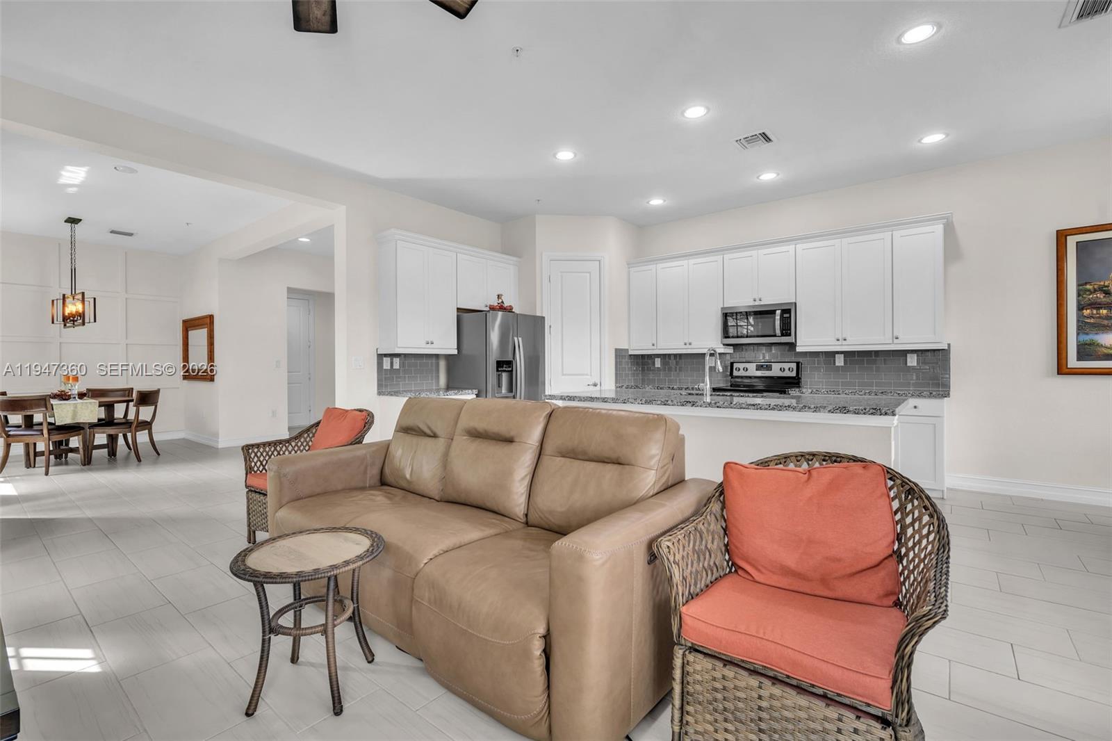 PEMBROKE LAKES SOUTH - Residential