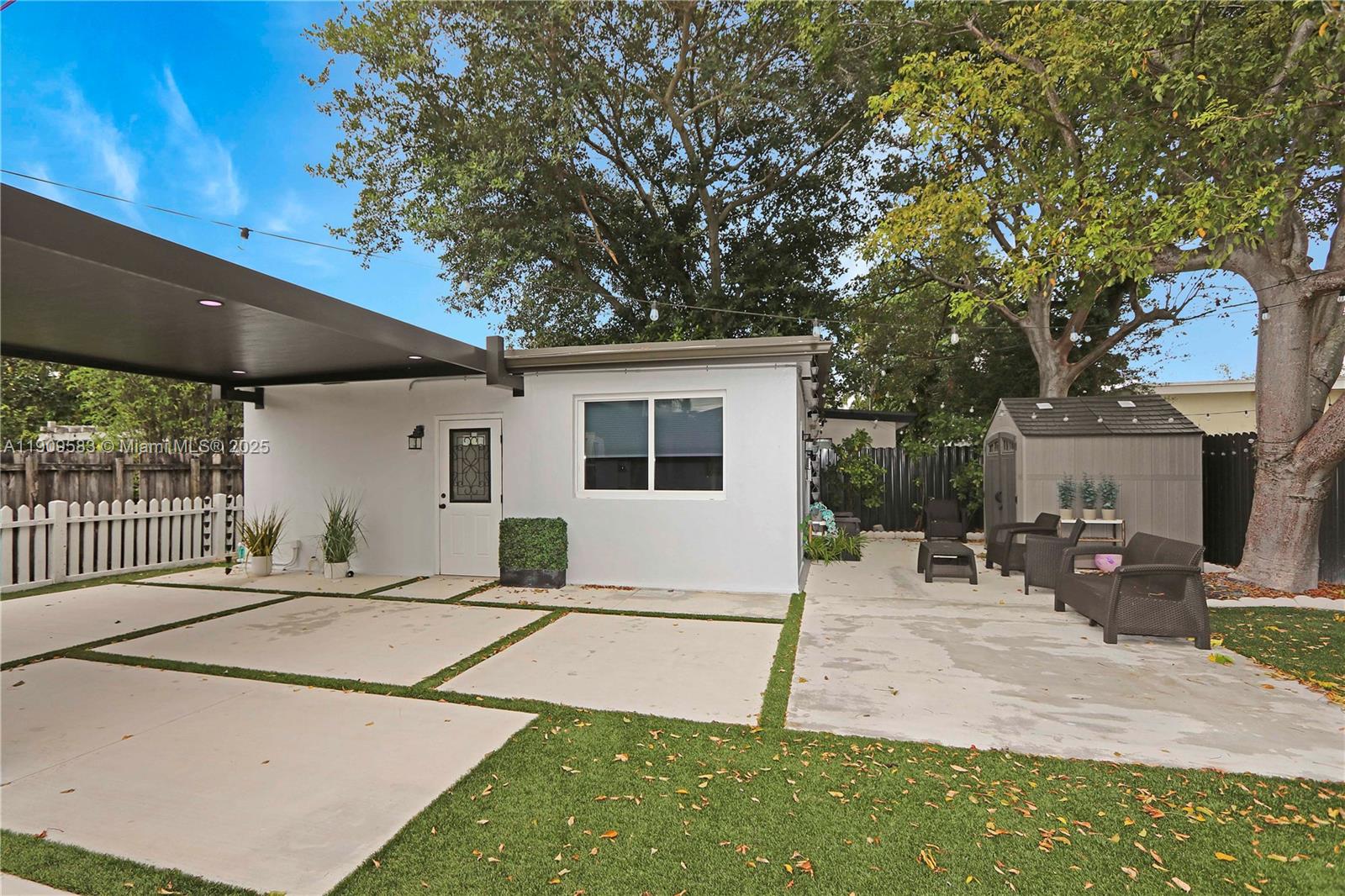 CORAL VILLAS REV - Residential