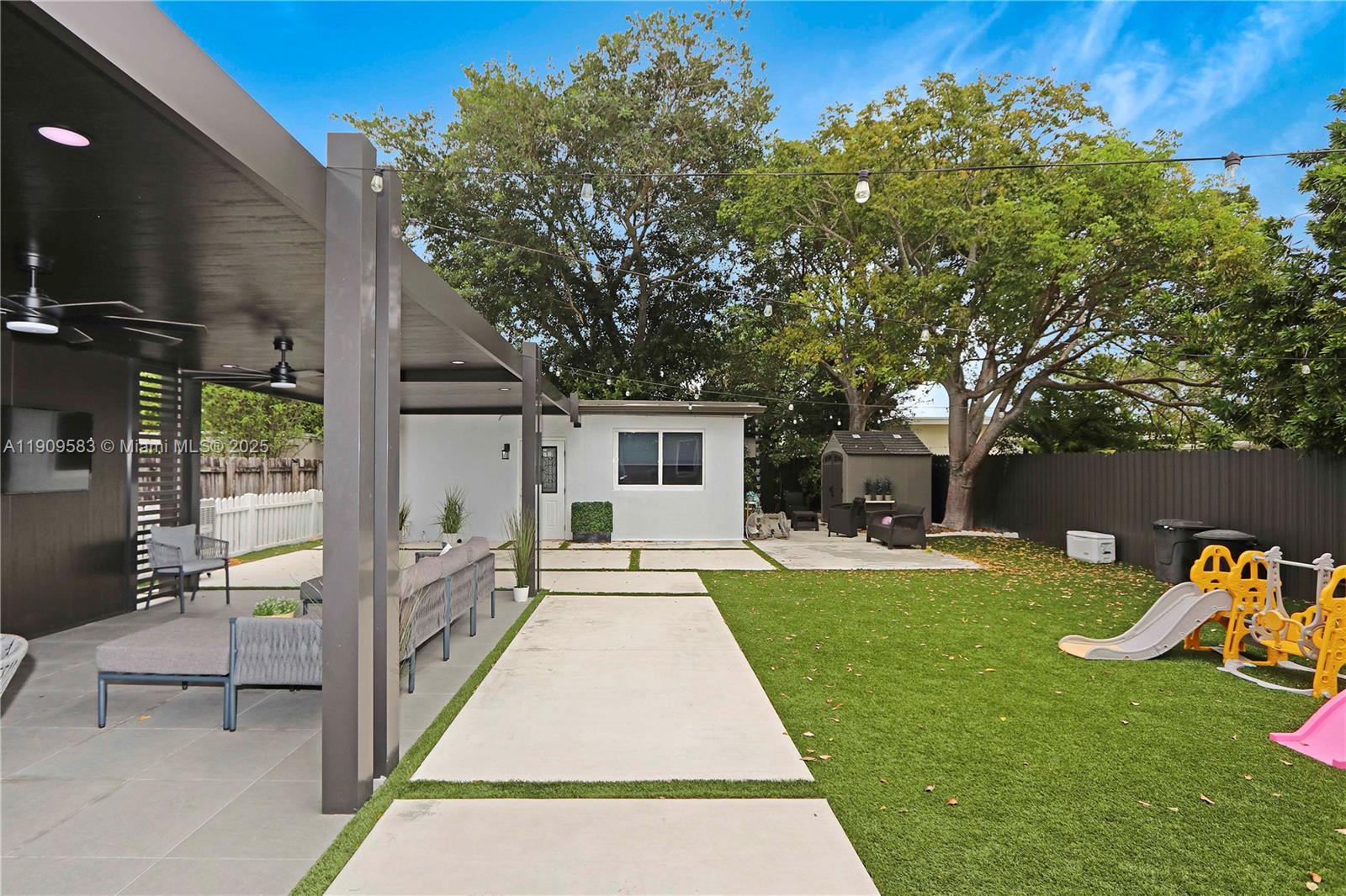 CORAL VILLAS REV - Residential