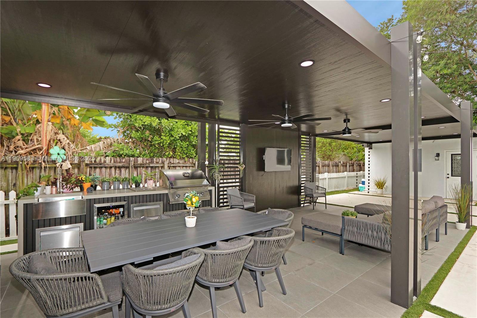 CORAL VILLAS REV - Residential