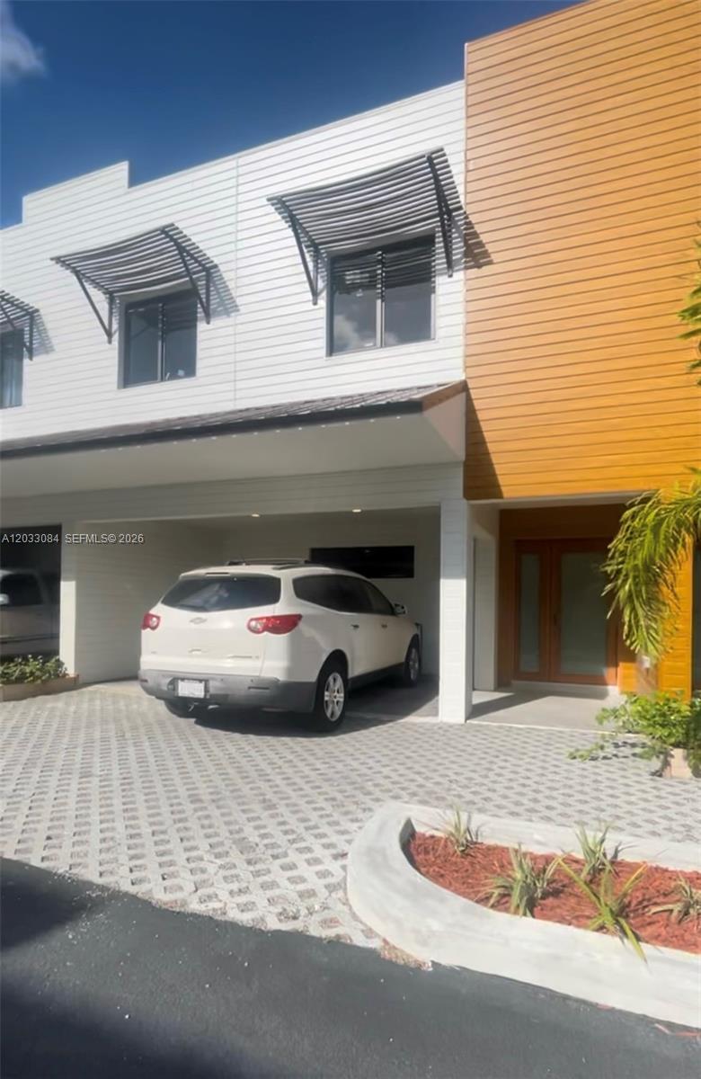 Photo 1 of 17 — 957 NW 10th St 2, Florida City, FL 33034