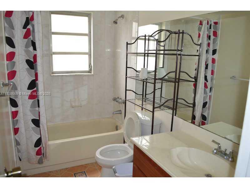 12035 NE 2 AVE A221