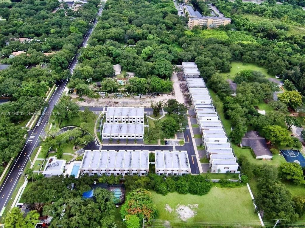 Photo of 5481 W Oak Way #5481, Dania Beach, FL 33314 (MLS # A12016002)