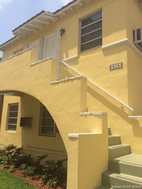 CORAL GABLES 2 BEDROOM, 1 BATH UNIT, VERY GOOD CONDITION, LOCATED ON 2ND FLOOR, WALK TO TROLLEY STOP AND PUBLIX.