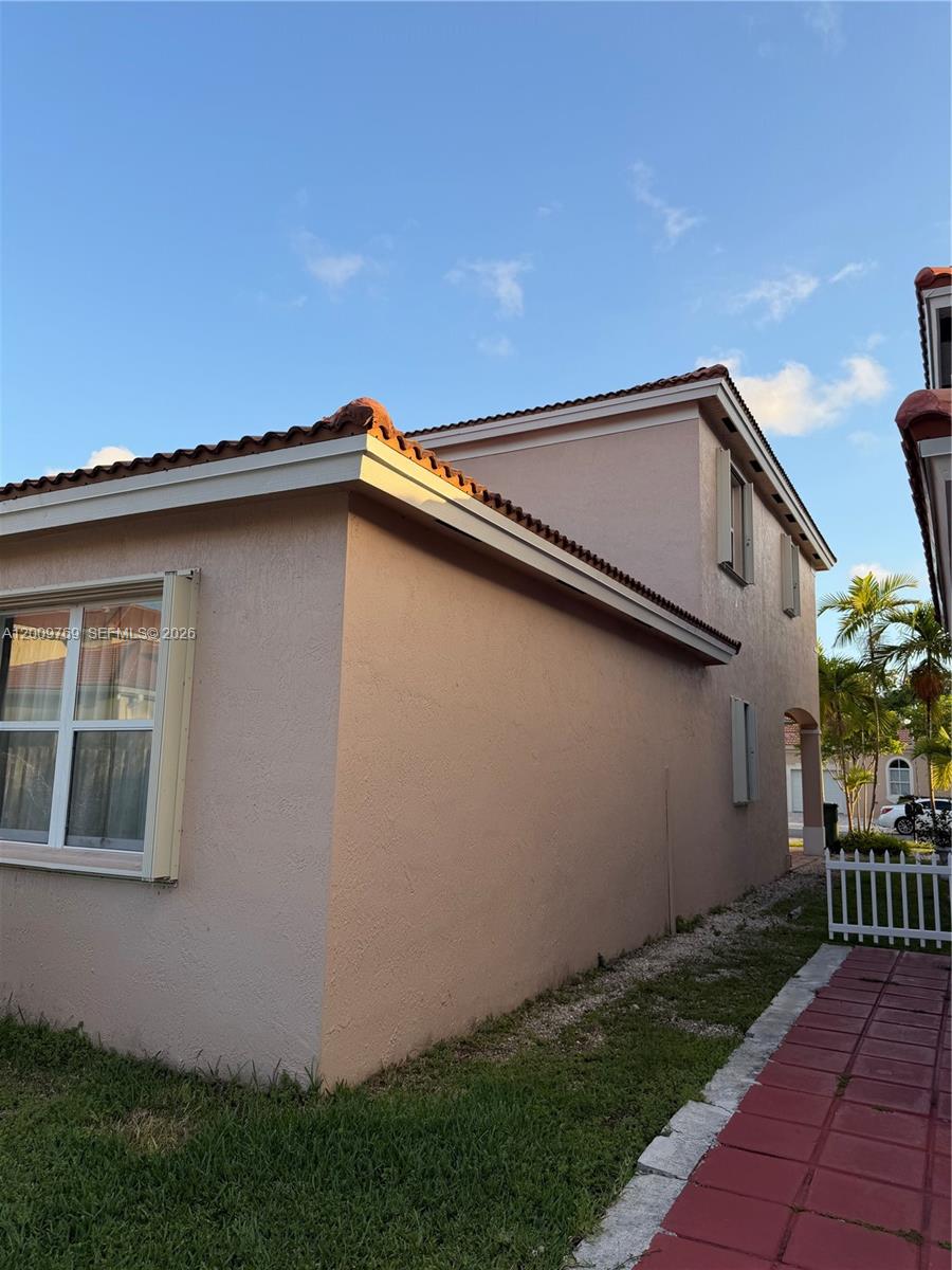 PORTOFINO PALMS - Residential