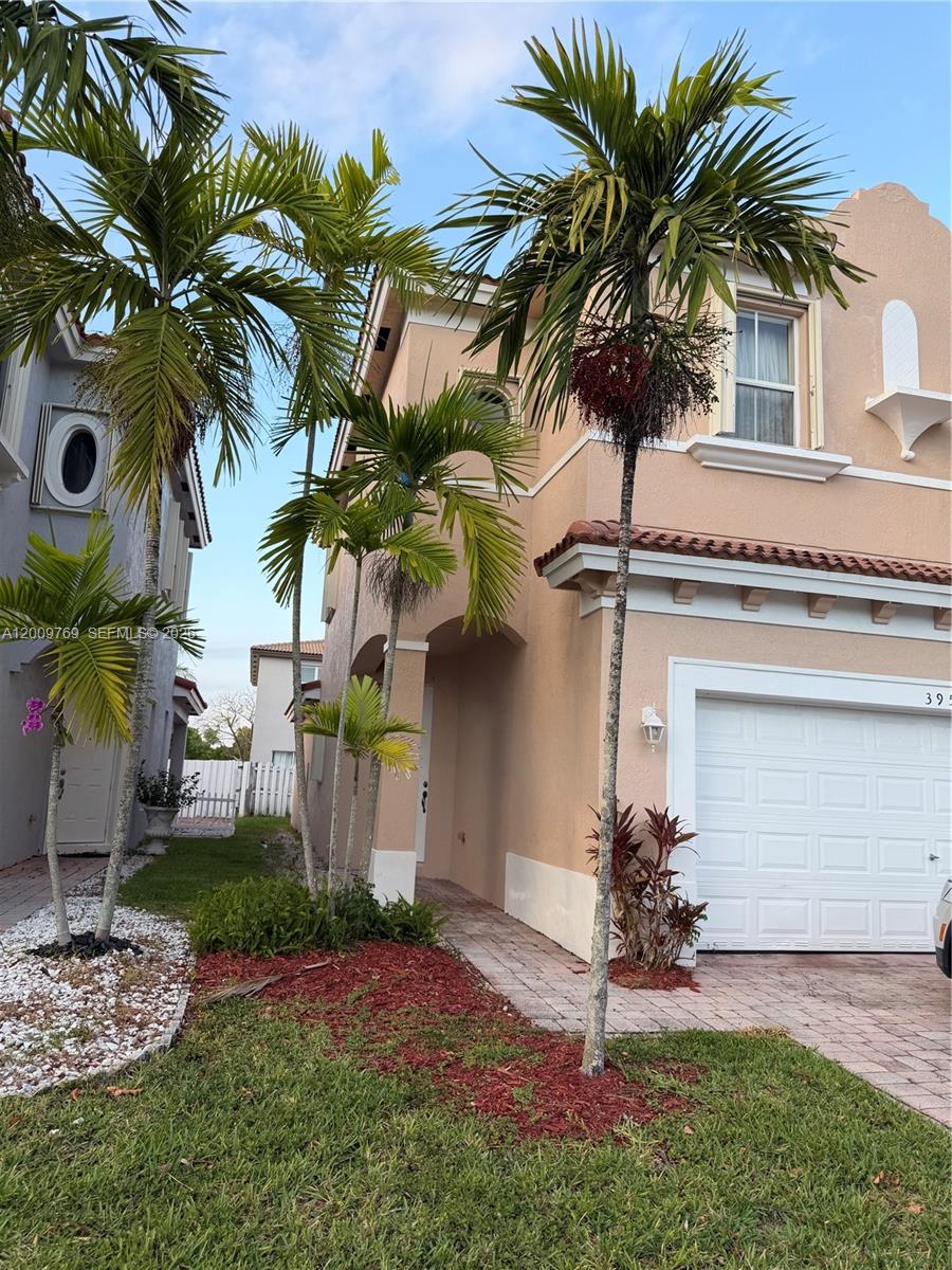 PORTOFINO PALMS - Residential