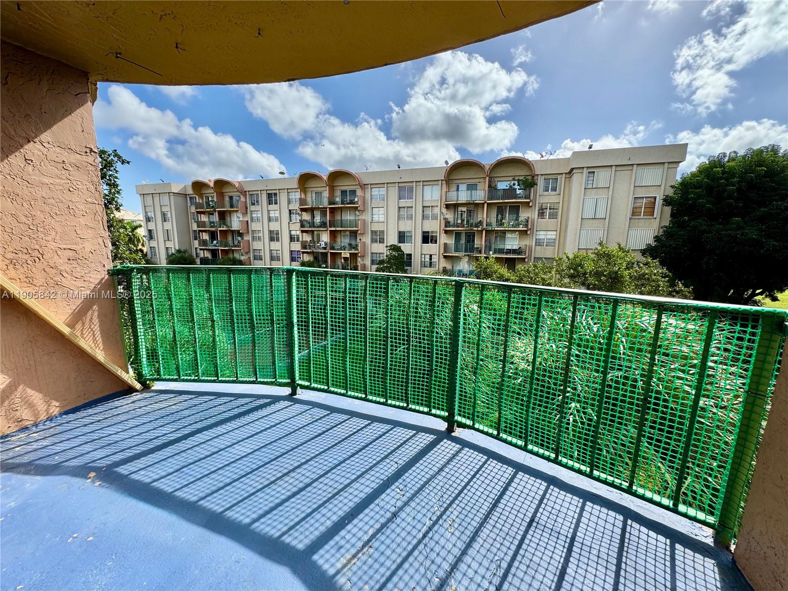 THE FOUNTAINS AT FONTAINEB - Residential Lease