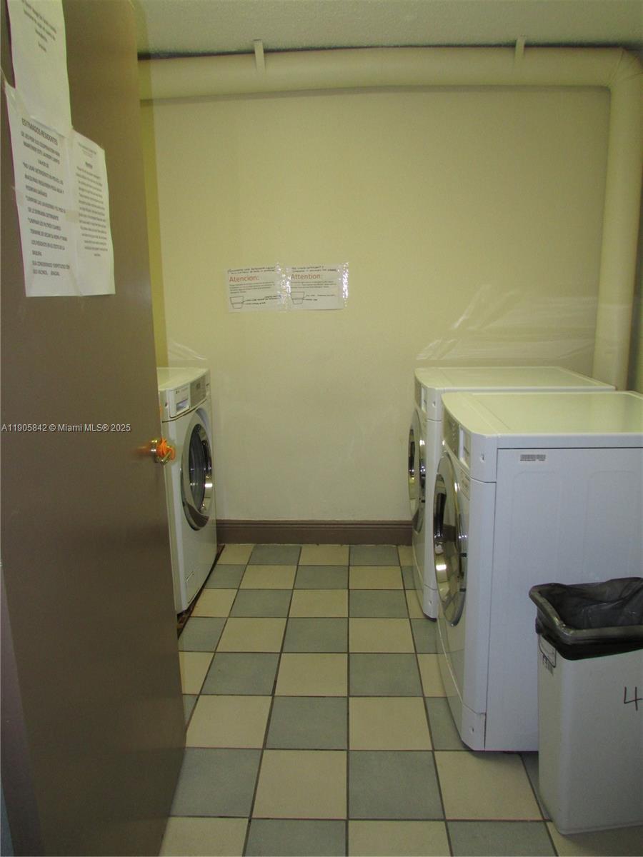 THE FOUNTAINS AT FONTAINEB - Residential Lease