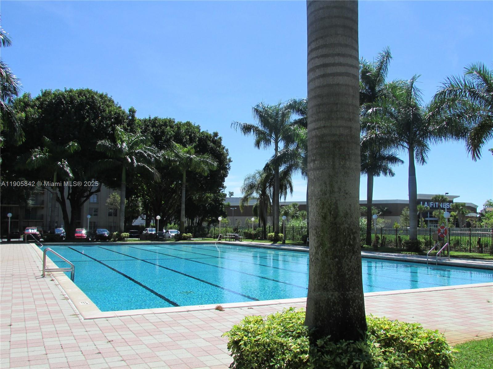 THE FOUNTAINS AT FONTAINEB - Residential Lease