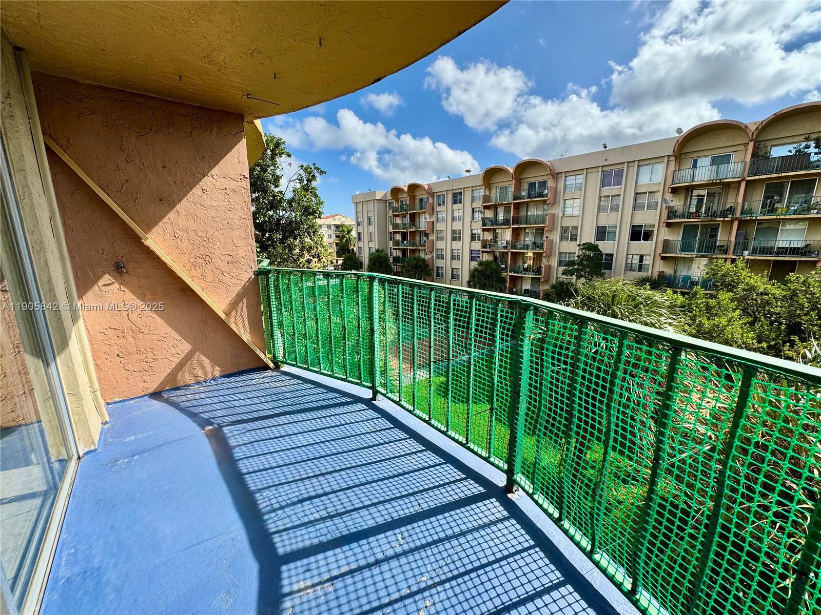 THE FOUNTAINS AT FONTAINEB - Residential Lease