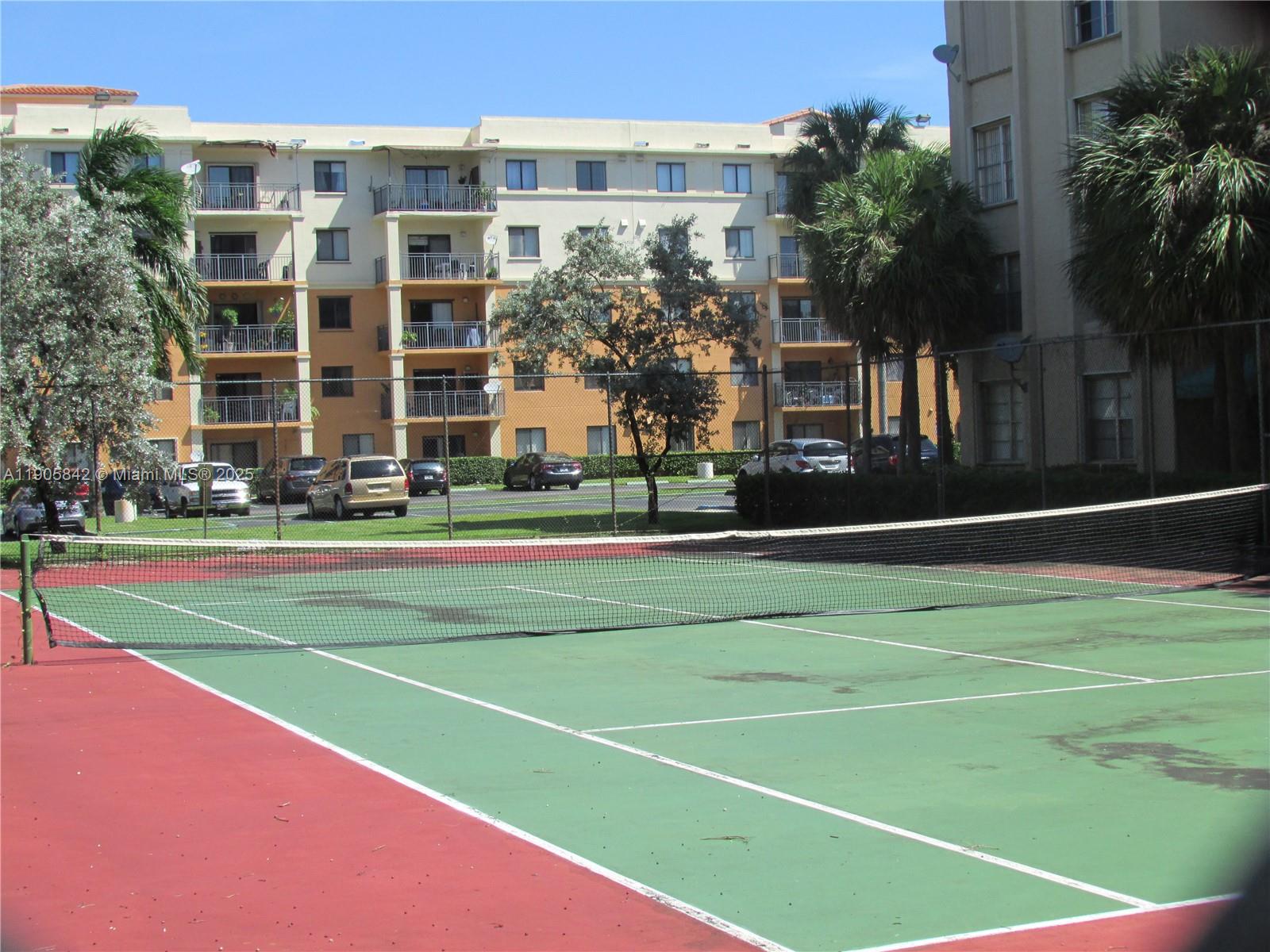 THE FOUNTAINS AT FONTAINEB - Residential Lease