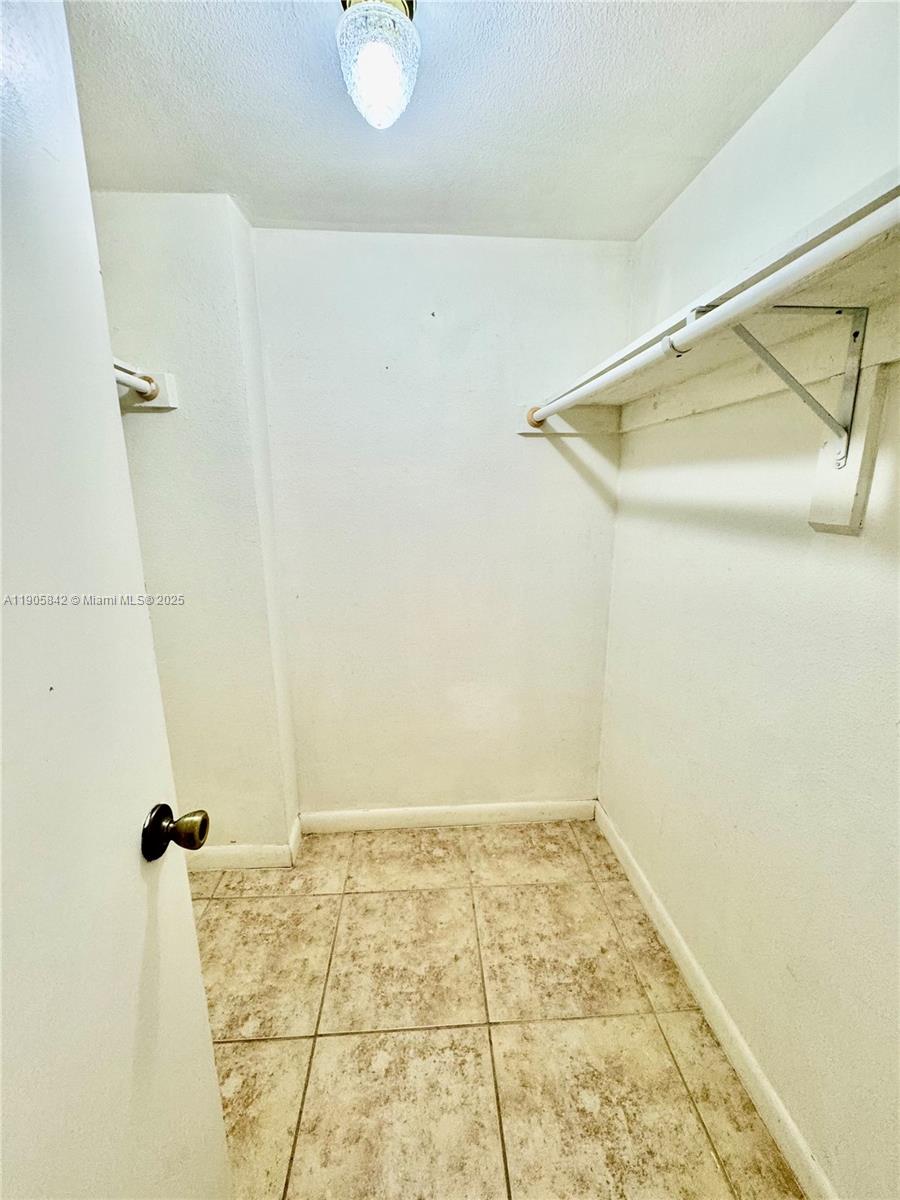 THE FOUNTAINS AT FONTAINEB - Residential Lease