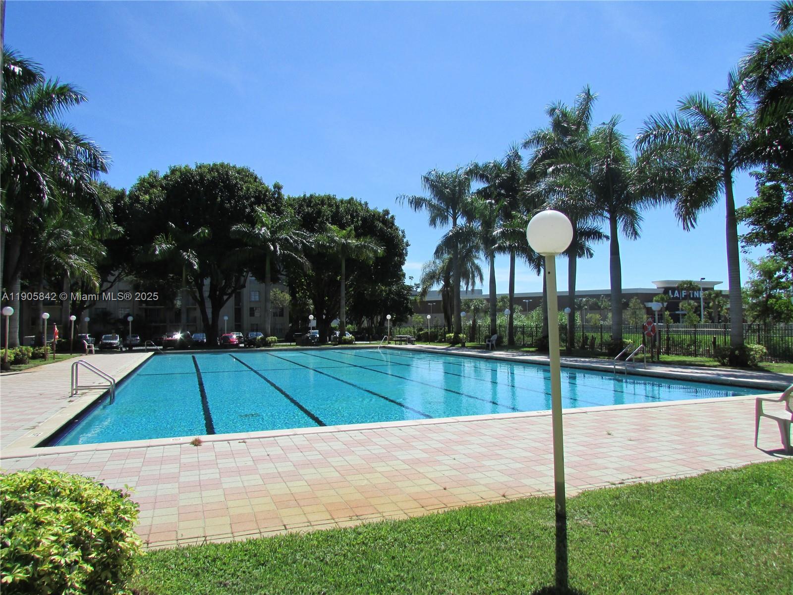 THE FOUNTAINS AT FONTAINEB - Residential Lease