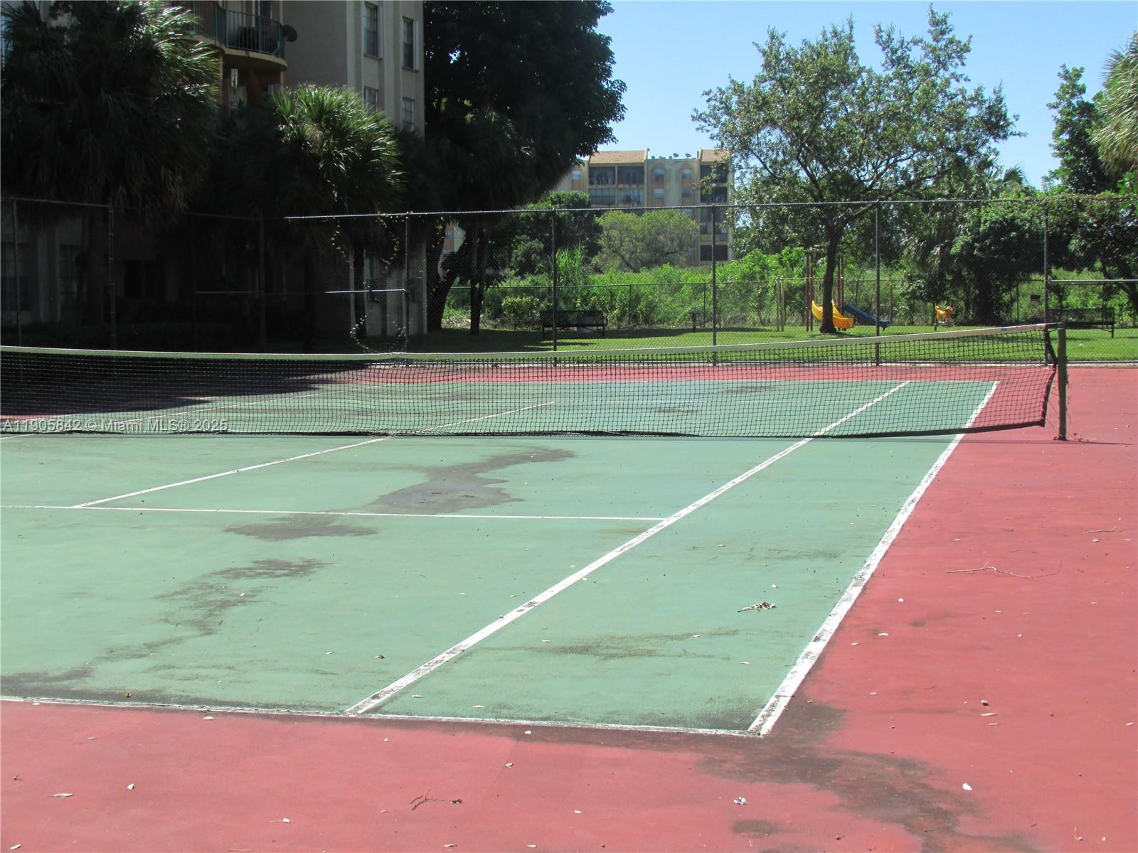 THE FOUNTAINS AT FONTAINEB - Residential Lease