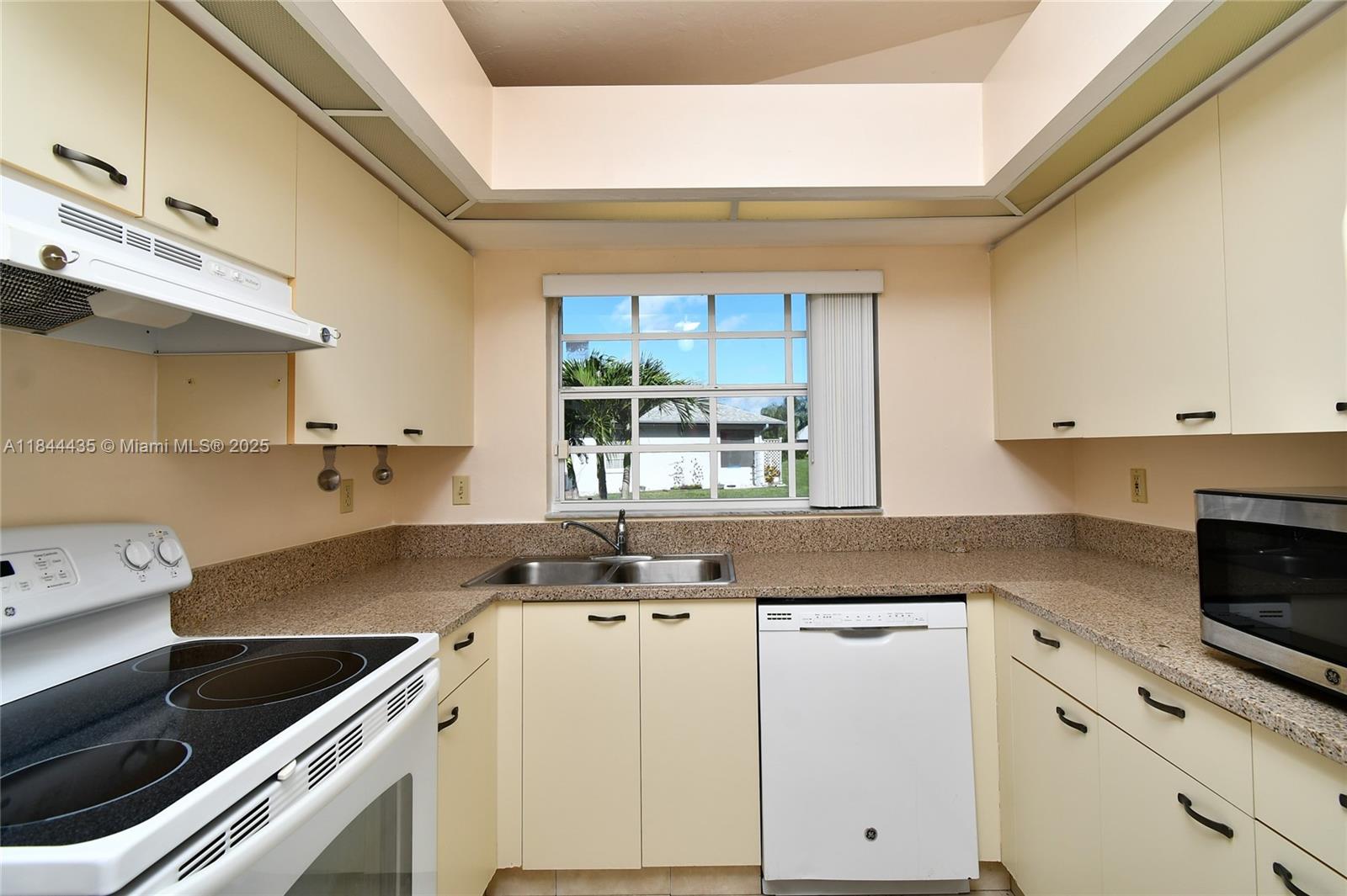 BEACON SQUARE - Residential