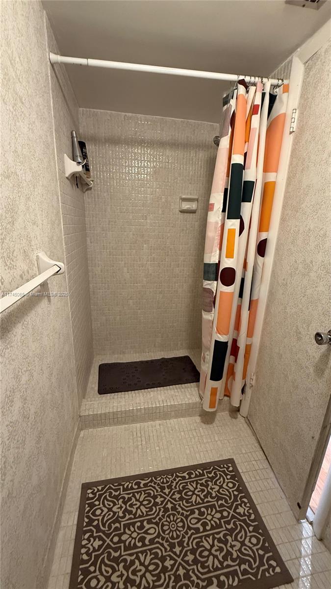 FIFITH MOORINGS CONDO - Residential
