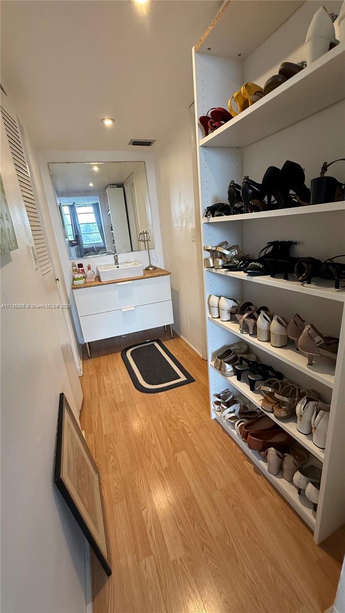 FIFITH MOORINGS CONDO - Residential