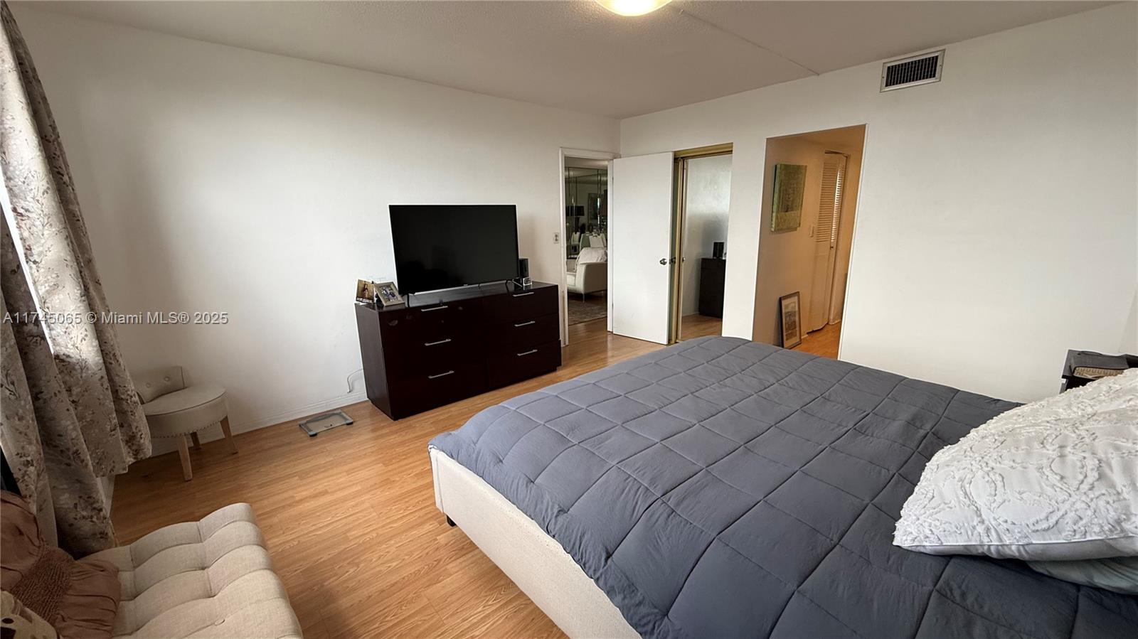 FIFITH MOORINGS CONDO - Residential