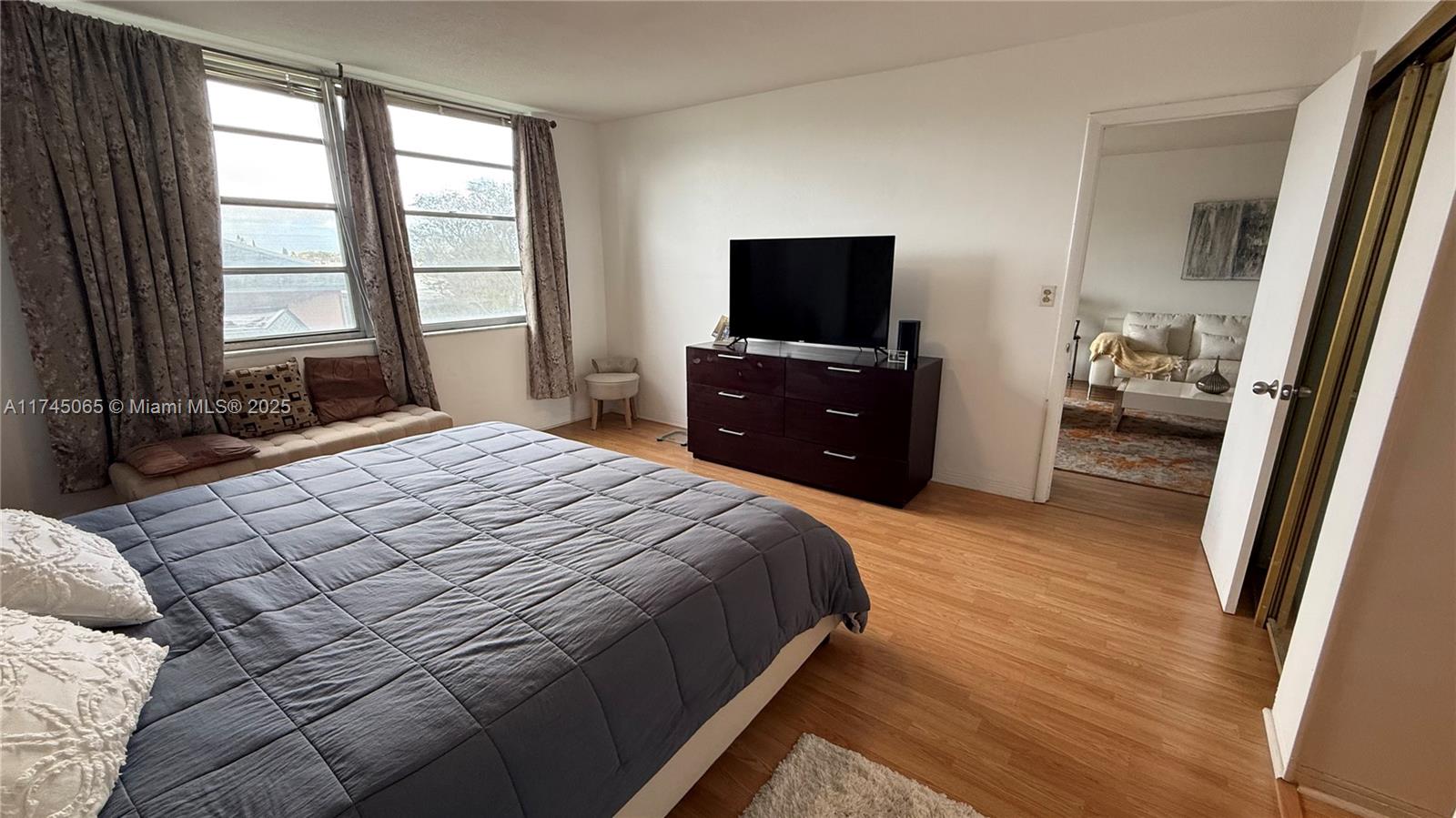 FIFITH MOORINGS CONDO - Residential