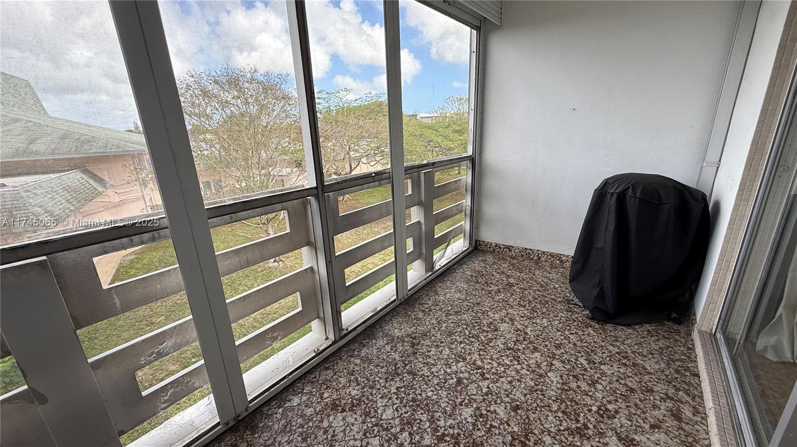 FIFITH MOORINGS CONDO - Residential