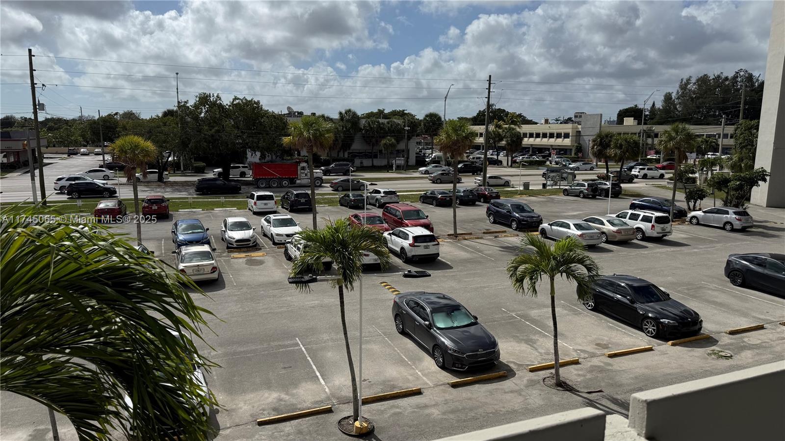 FIFITH MOORINGS CONDO - Residential