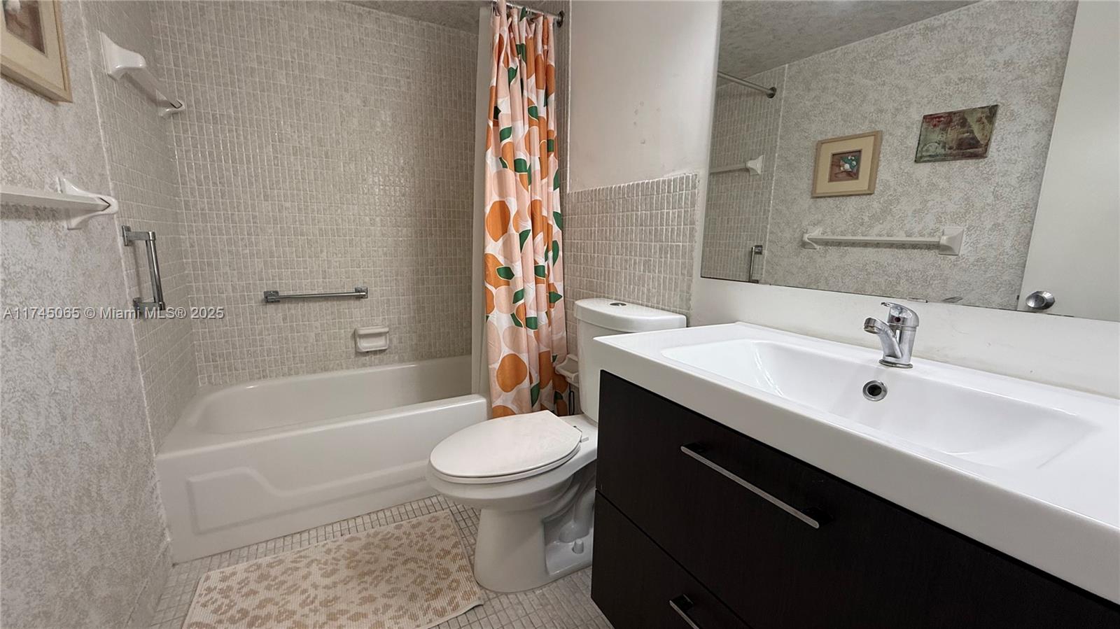 FIFITH MOORINGS CONDO - Residential