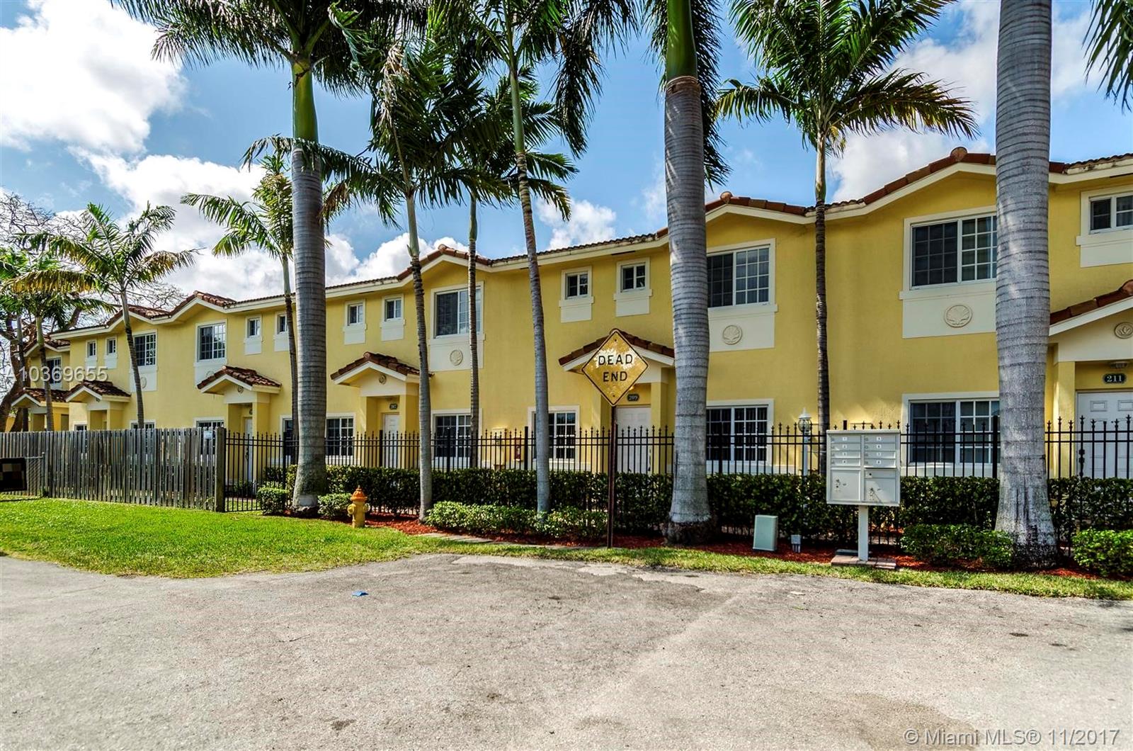 Fourth Court Twnhms 177-3 - Residential Lease