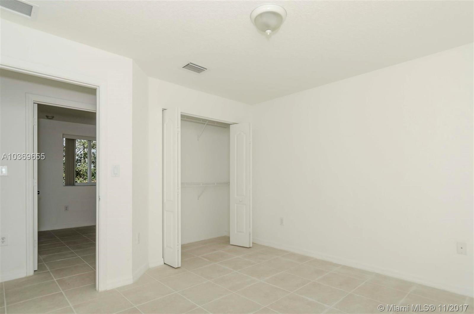 Fourth Court Twnhms 177-3 - Residential Lease
