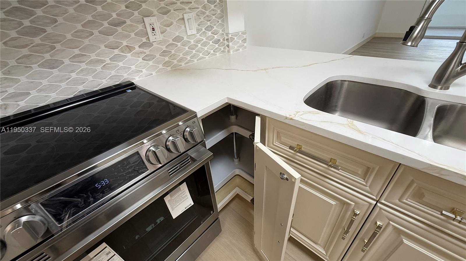 PALM LAKES CONDO - Residential