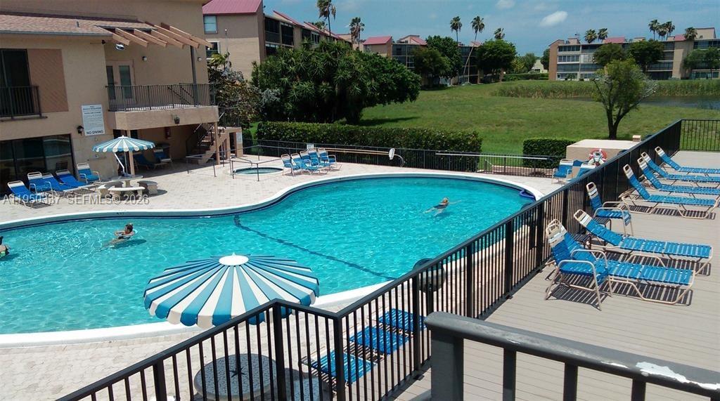 PALM LAKES CONDO - Residential