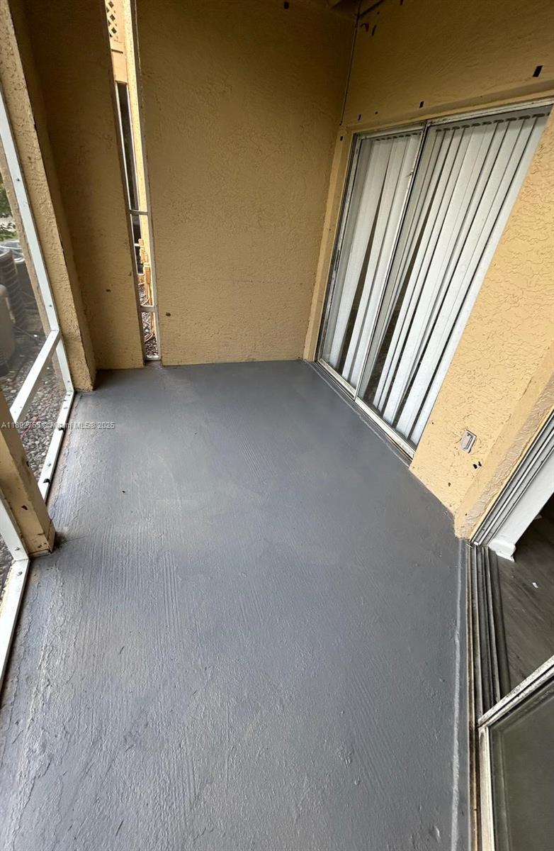 PALM LAKE CONDO - Residential Lease