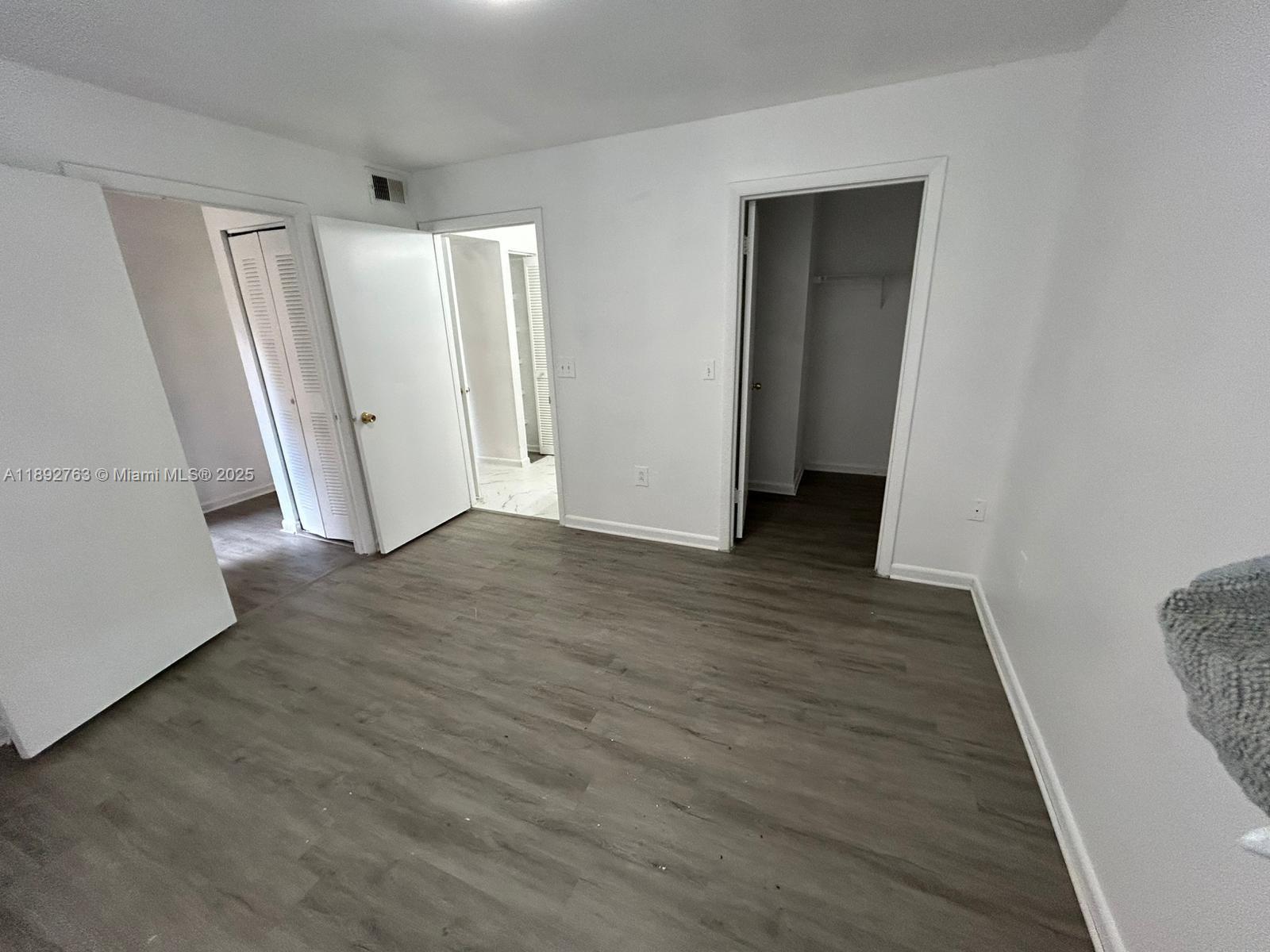 PALM LAKE CONDO - Residential Lease