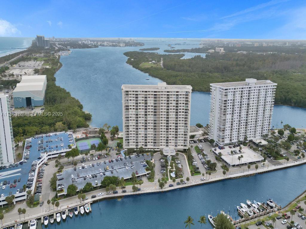 ARLEN HOUSE CONDO - Residential