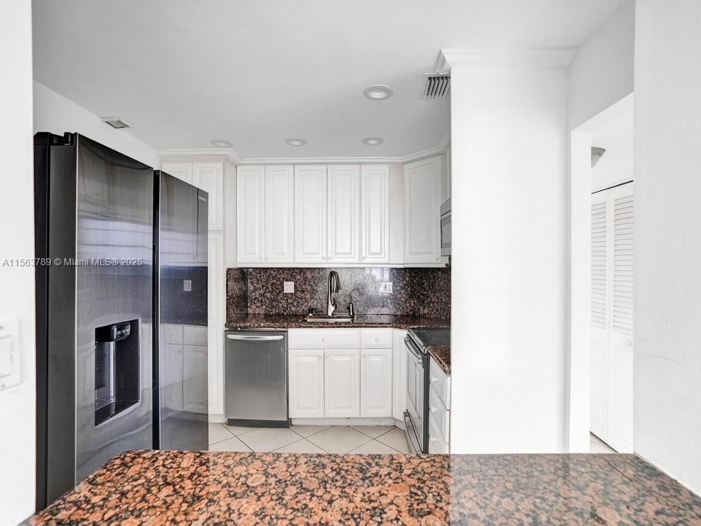 ARLEN HOUSE CONDO - Residential