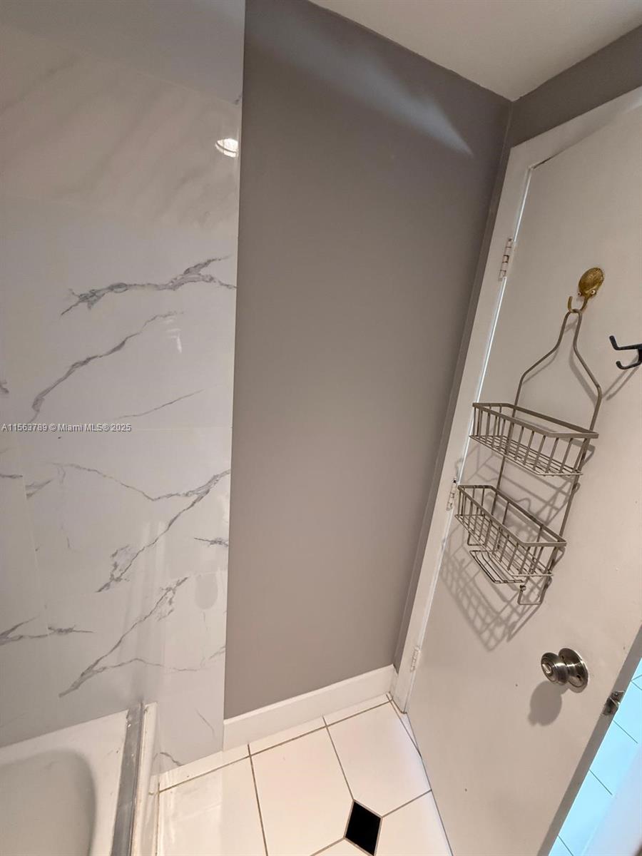 ARLEN HOUSE CONDO - Residential