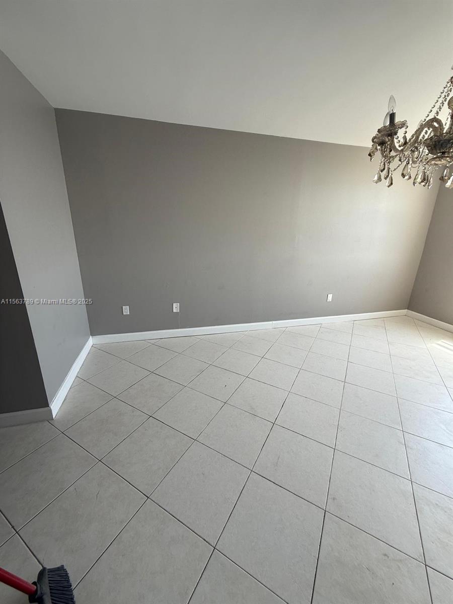 ARLEN HOUSE CONDO - Residential