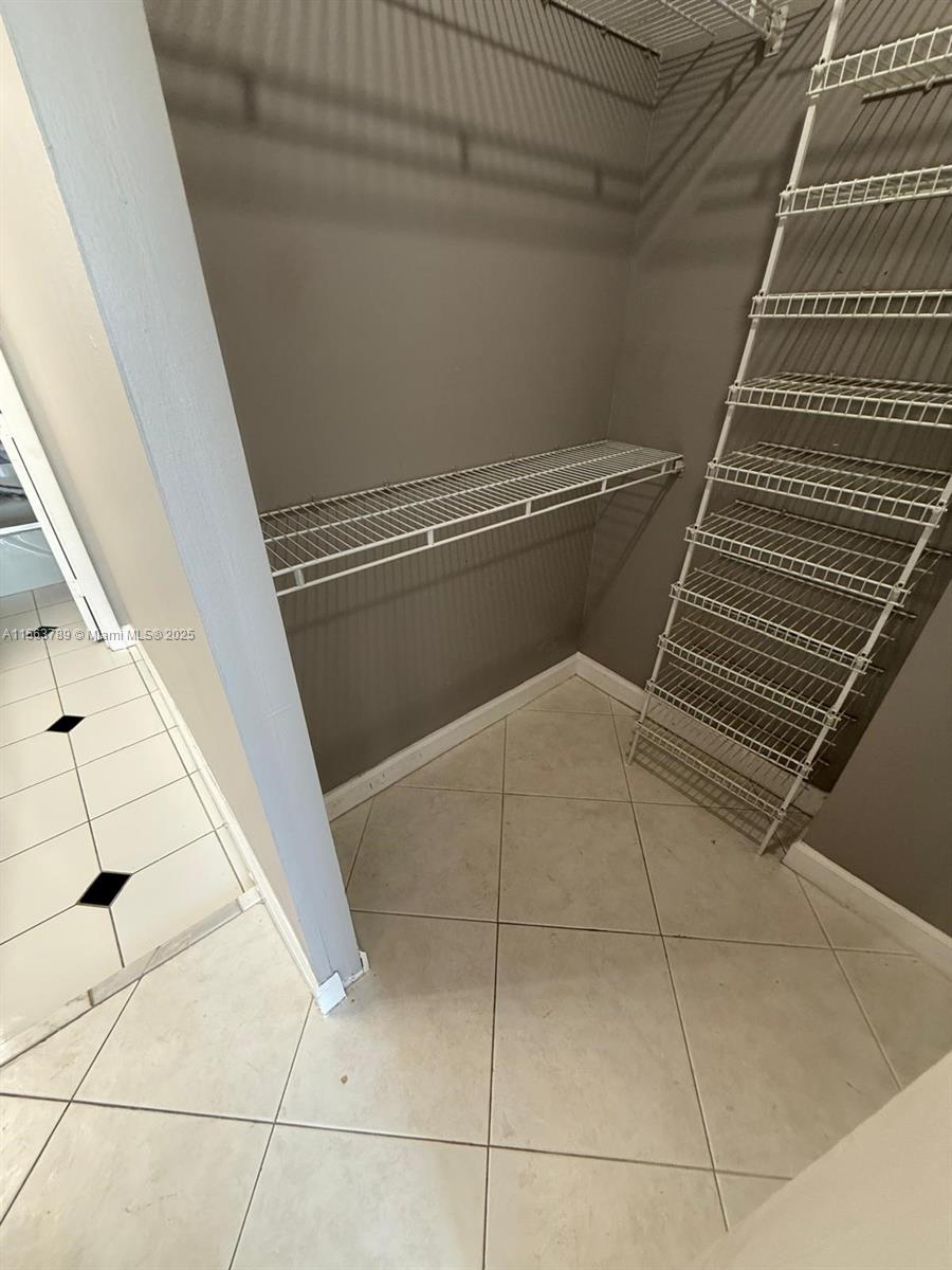 ARLEN HOUSE CONDO - Residential